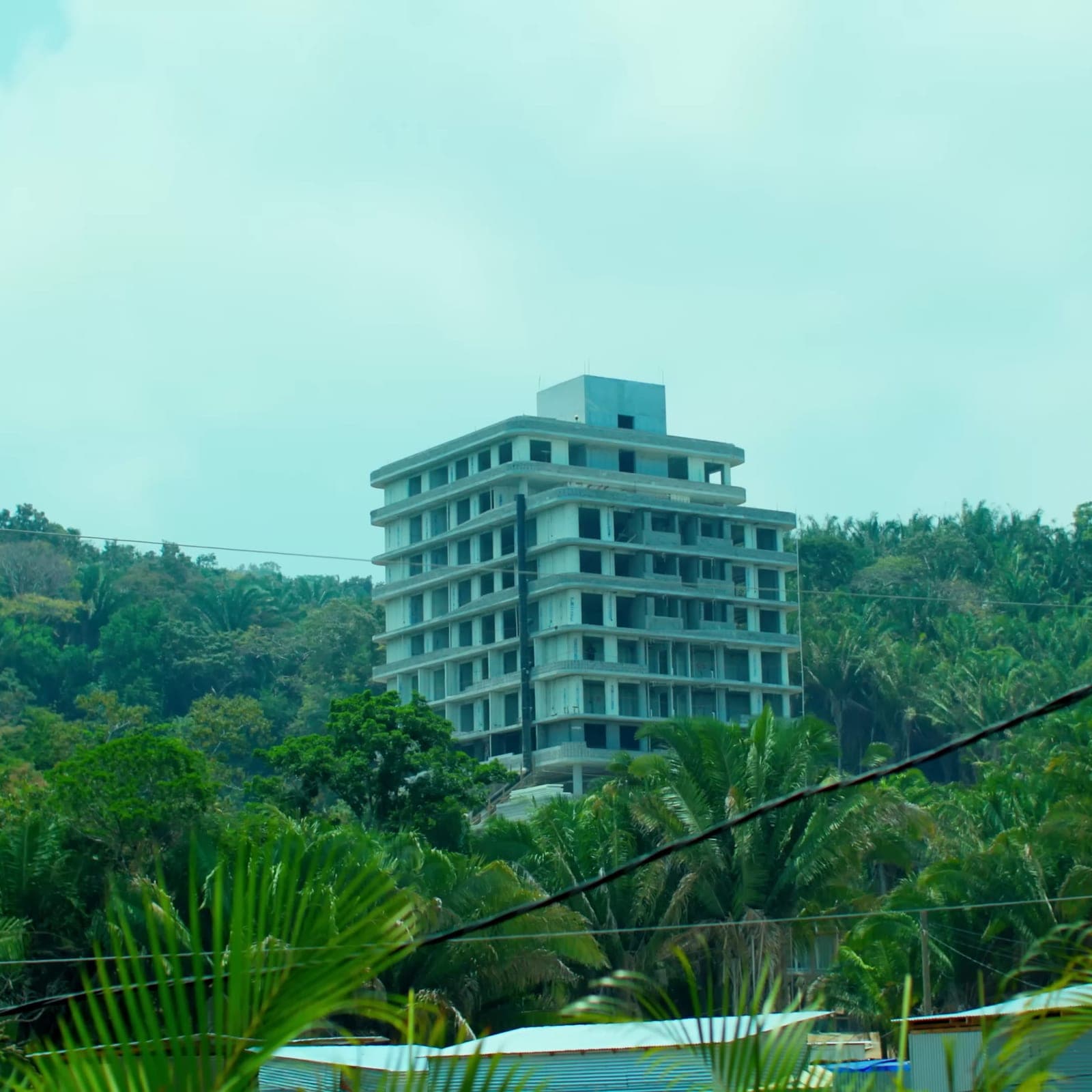 Duna Tower under construction at Próspera ZEDE charter city on Roatán, Honduras, 2023